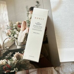 Monat Skin Revitalize Essence